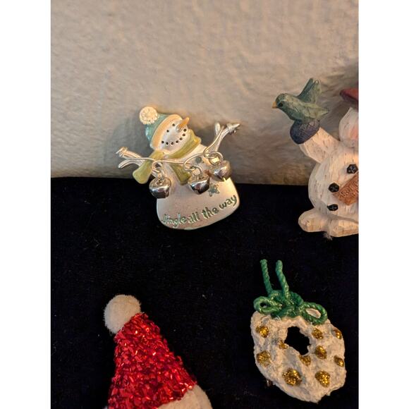 Lot of Whimsical Christmas Pins - Picture 3 of 12